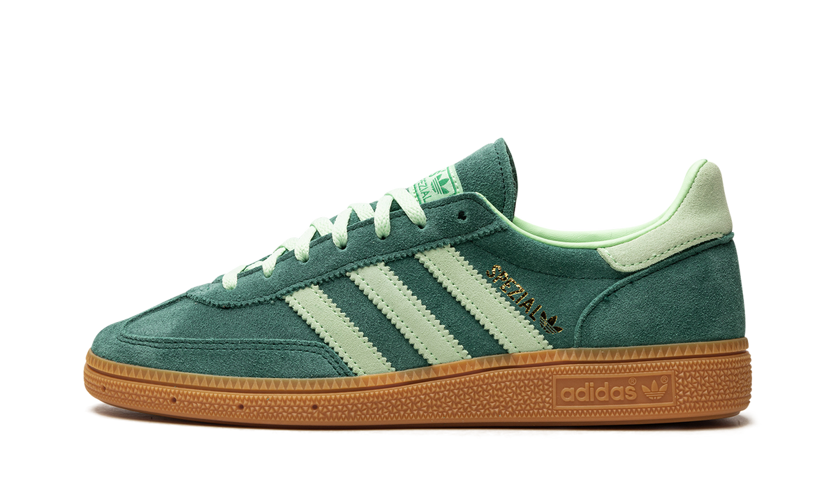 Overkicks - Adidas Handball Spezial Collegiate Green Semi Green Spark (IE5896) - vista lateral