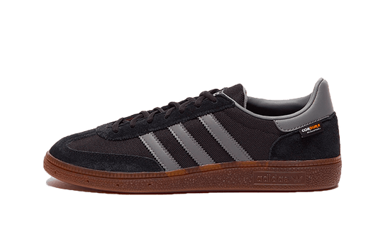 Overkicks - Adidas Handball Spezial Core Black Grey Four Gum (GY7406) - vista lateral