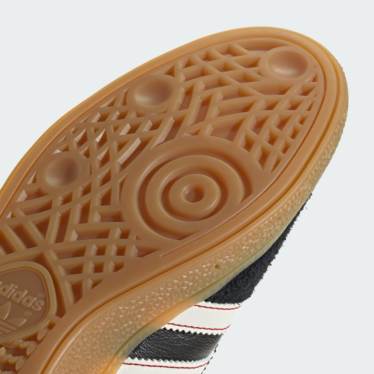 Overkicks - Adidas Handball Spezial Core Black Off White Red (JH6397) - detalle