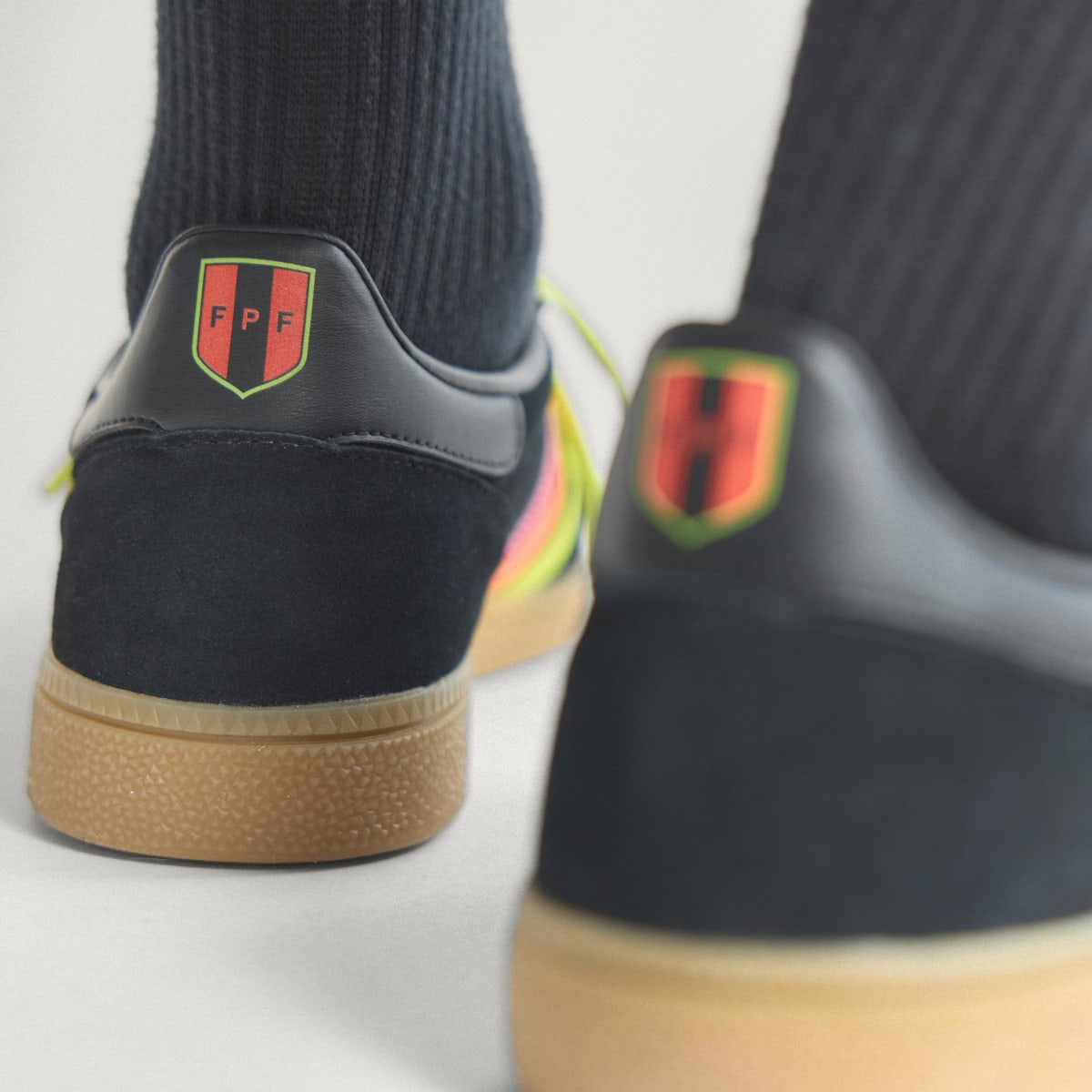Overkicks - Adidas Handball Spezial FIFA World Cup 2026 Peru (HQ9440) - vista superior