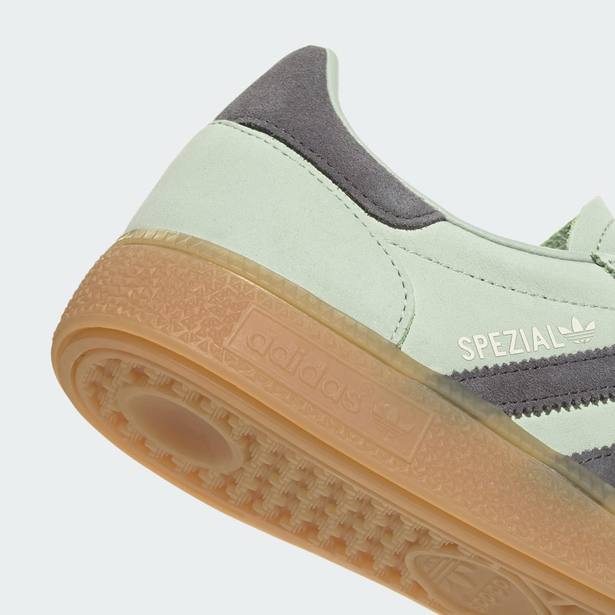 Overkicks - Adidas Handball Spezial Linen Green Grey Four (IH1506) - detalle