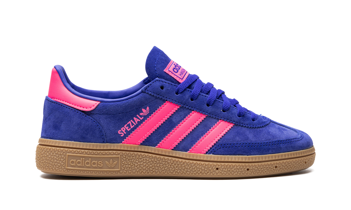 Overkicks - Adidas Handball Spezial Lucid Blue Lucid Pink (IH5373) - detalle talón
