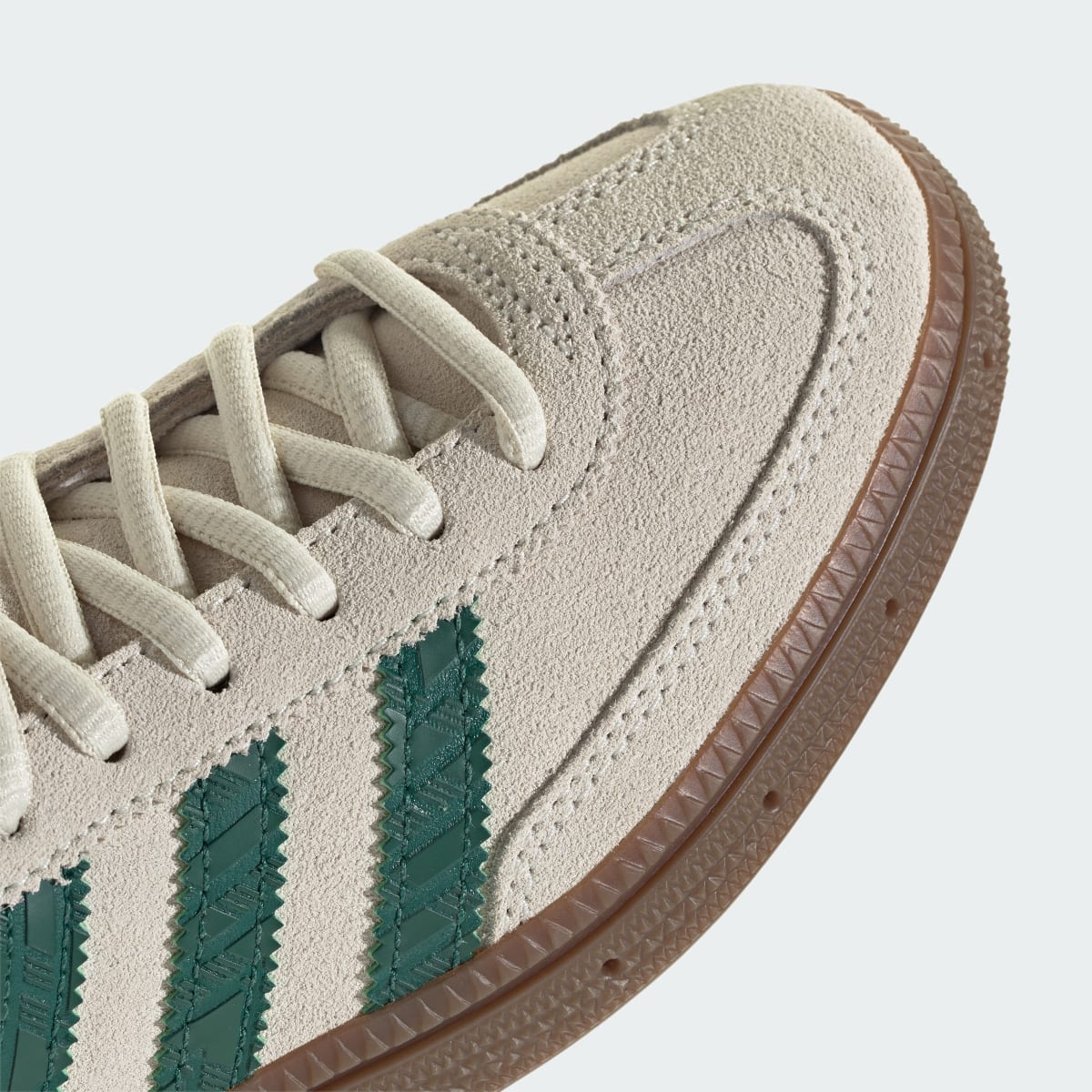 Overkicks - Adidas Handball Spezial Off White Collegiate Green (JP9562) - detalle