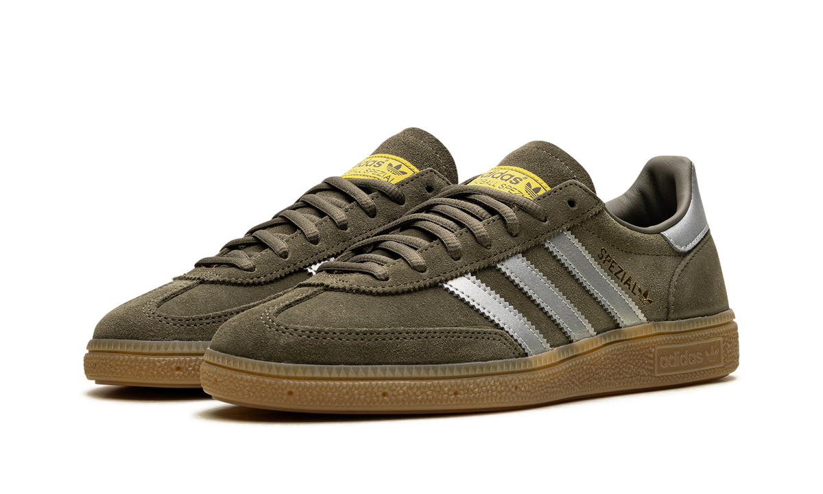 Overkicks - Adidas Handball Spezial Olive Strata (JH7558) - vista trasera