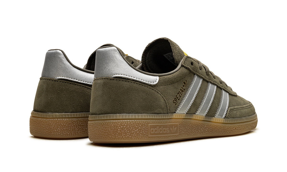 Overkicks - Adidas Handball Spezial Olive Strata (JH7558) - par completo