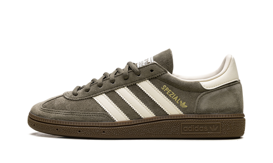 Overkicks - Adidas Handball Spezial Olive Strata Cream White (JR2121) - vista lateral