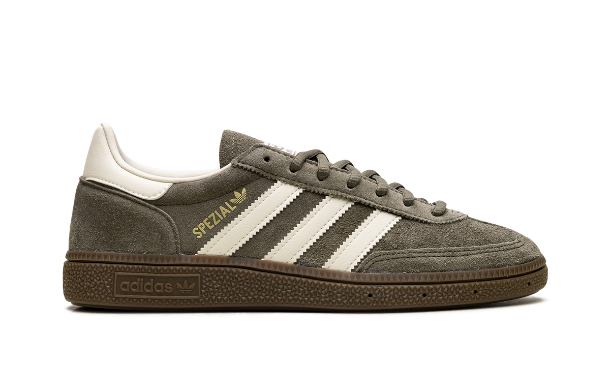 Overkicks - Adidas Handball Spezial Olive Strata Cream White (JR2121) - detalle talón