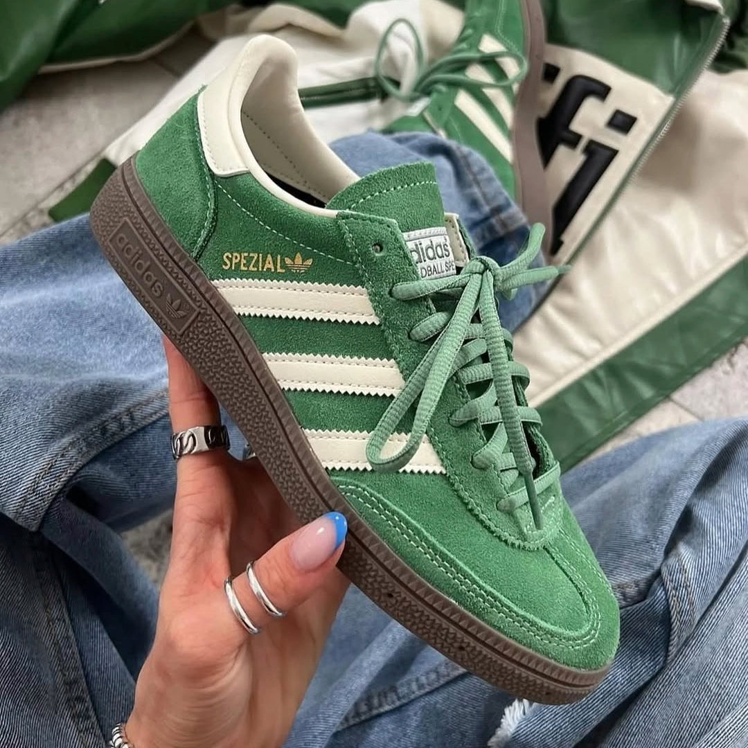 Overkicks - Adidas Handball Spezial Preloved Green (IG6192) - vista trasera