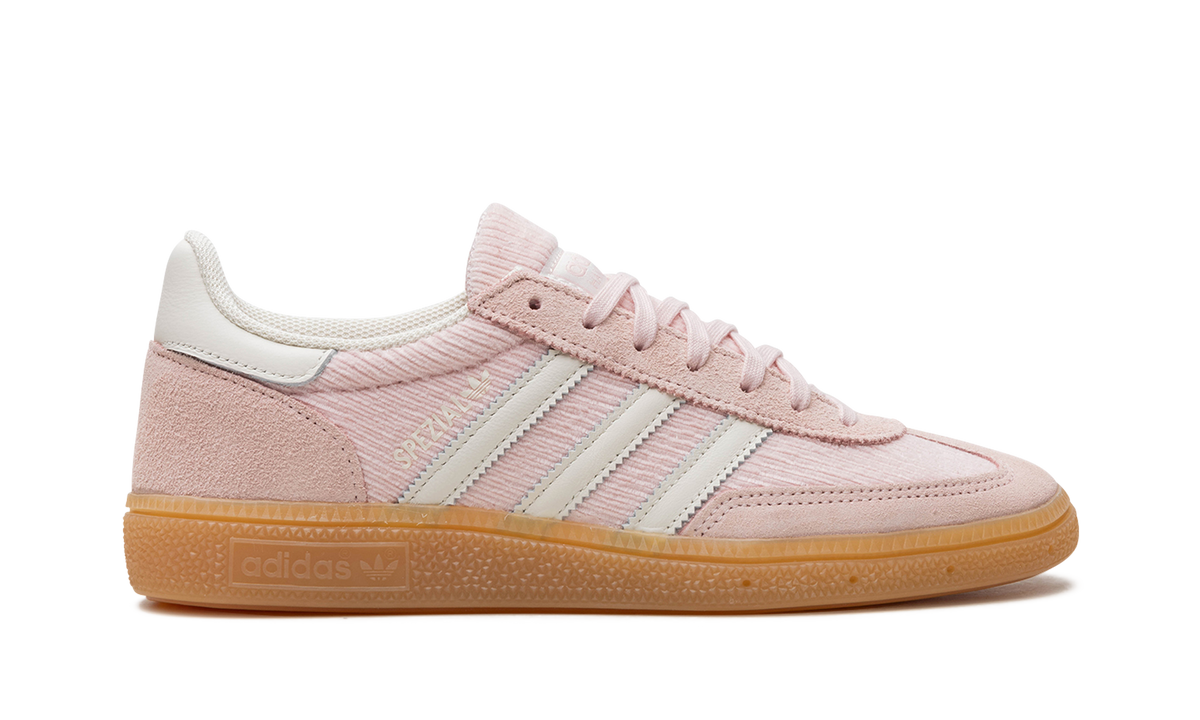 Overkicks - Adidas Handball Spezial Sandy Pink (IG1977) - detalle talón