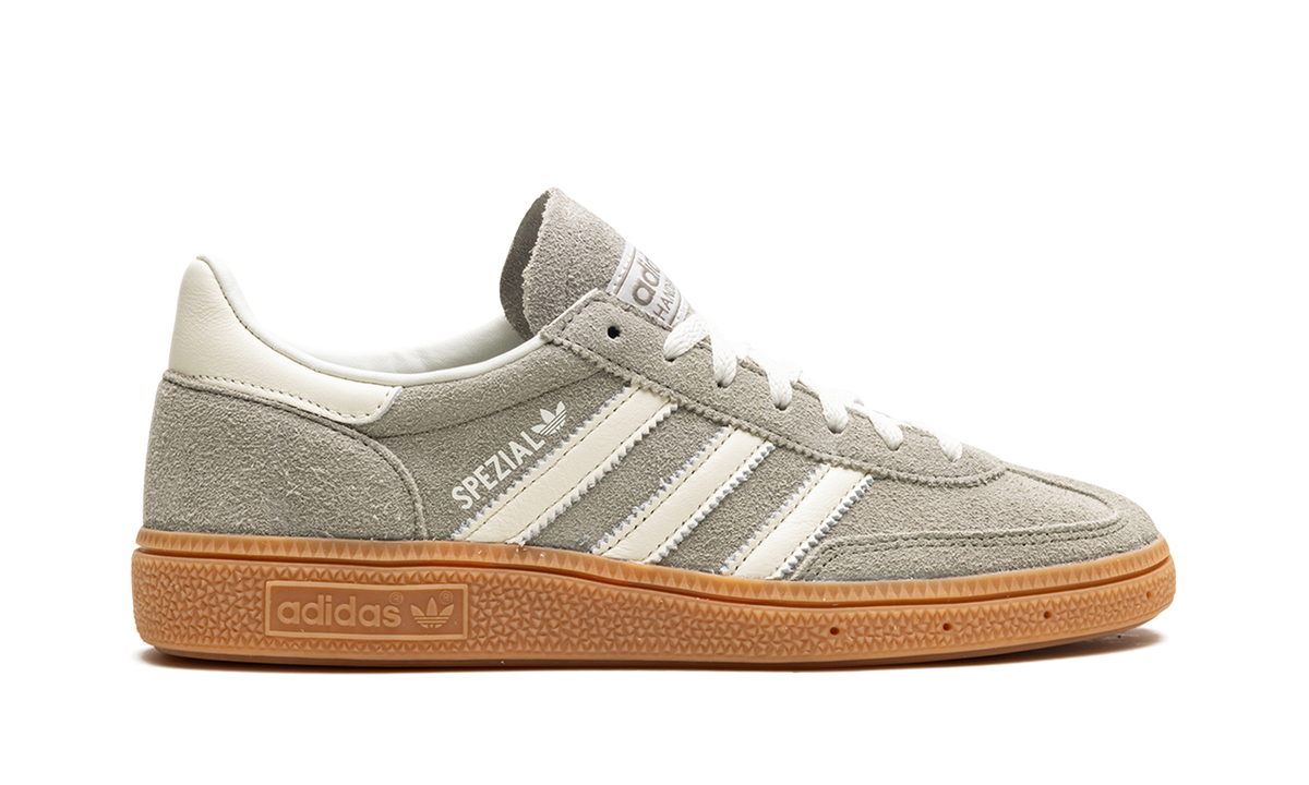 Overkicks - Adidas Handball Spezial Silver Pebble (IG1966) - detalle talón
