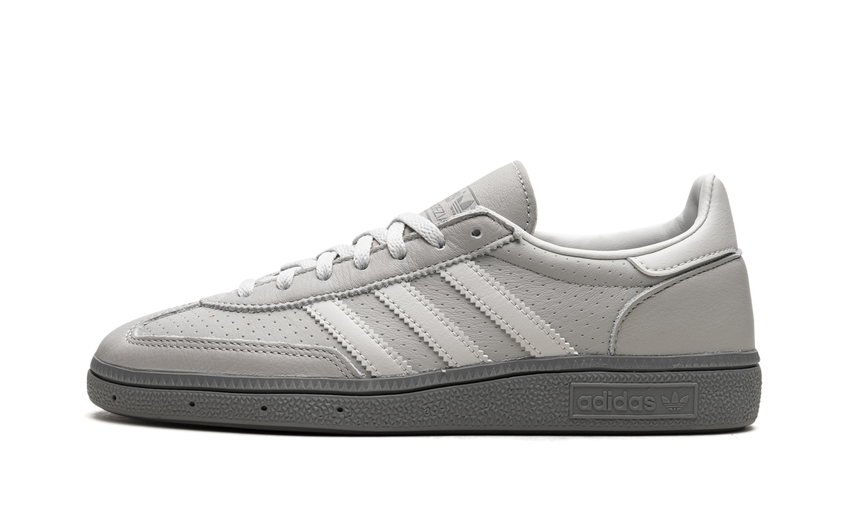 Overkicks - Adidas Handball Spezial Triple Grey (IE9840) - vista lateral