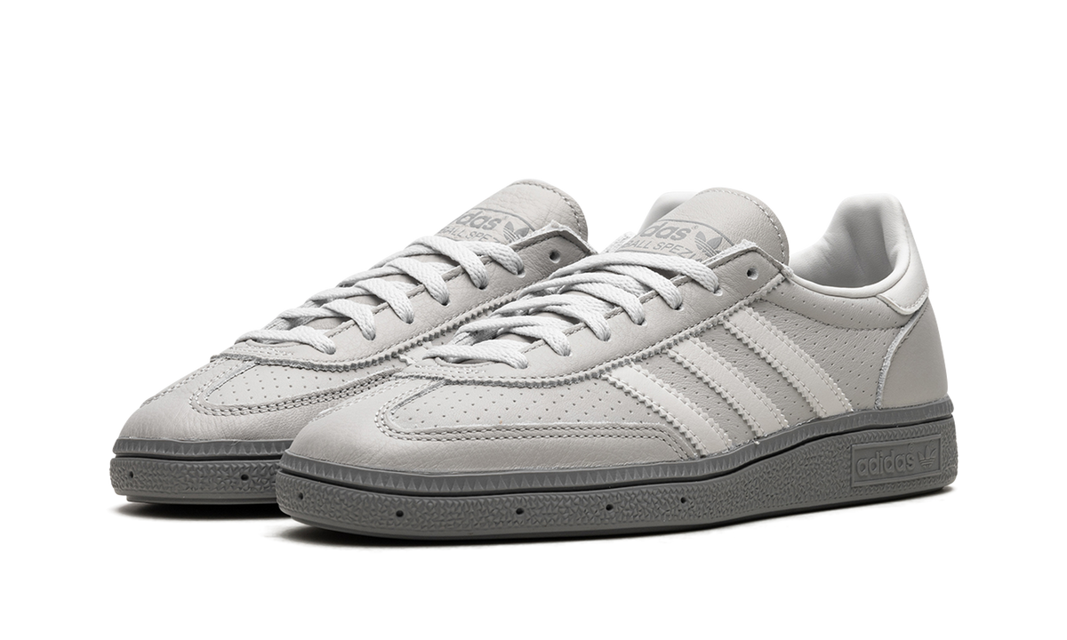 Overkicks - Adidas Handball Spezial Triple Grey (IE9840) - vista trasera