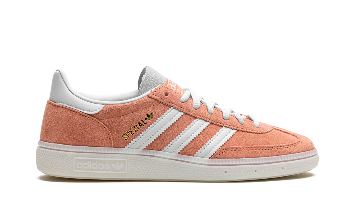 Overkicks - Adidas Handball Spezial Wonder Clay Almost Blue (IG6275) - detalle talón