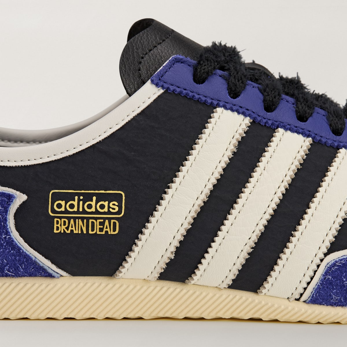 Overkicks - Adidas Japan Brain Dead Black Warm Vanilla (JQ9214) - detalle lateral interior