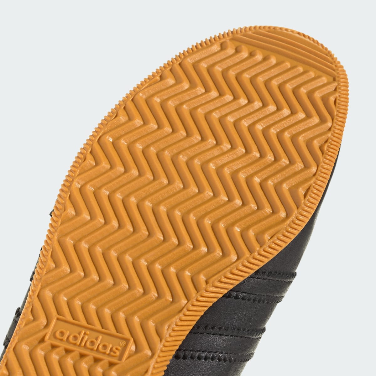 Overkicks - Adidas Japan Core Black (JS3774) - detalle