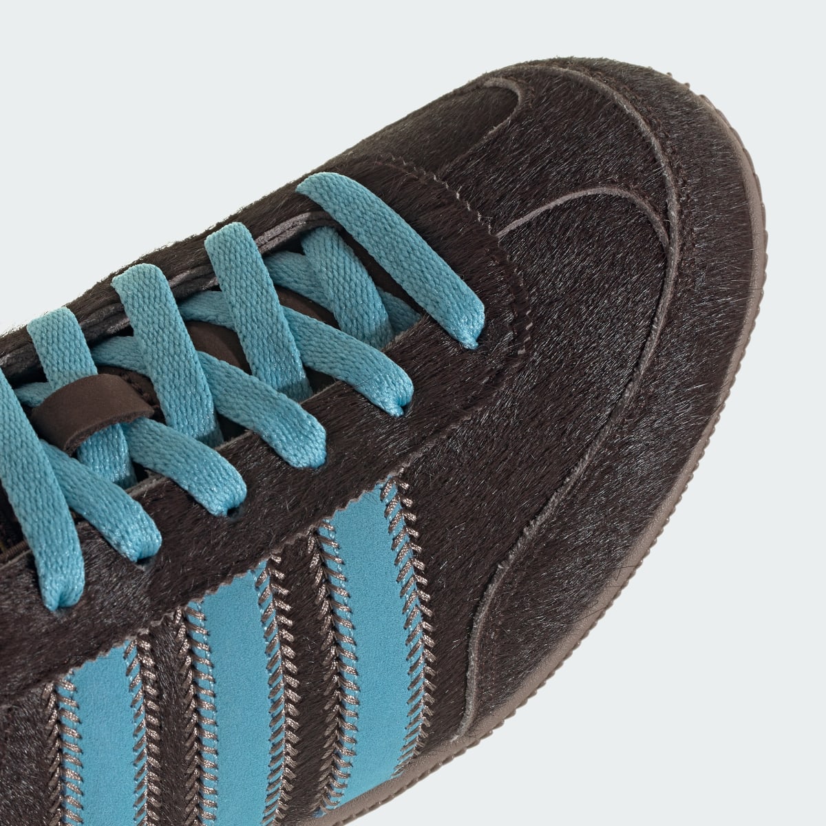 Overkicks - Adidas Japan Dark Brown Preloved Blue Pony (Womens) (JS4028) - detalle