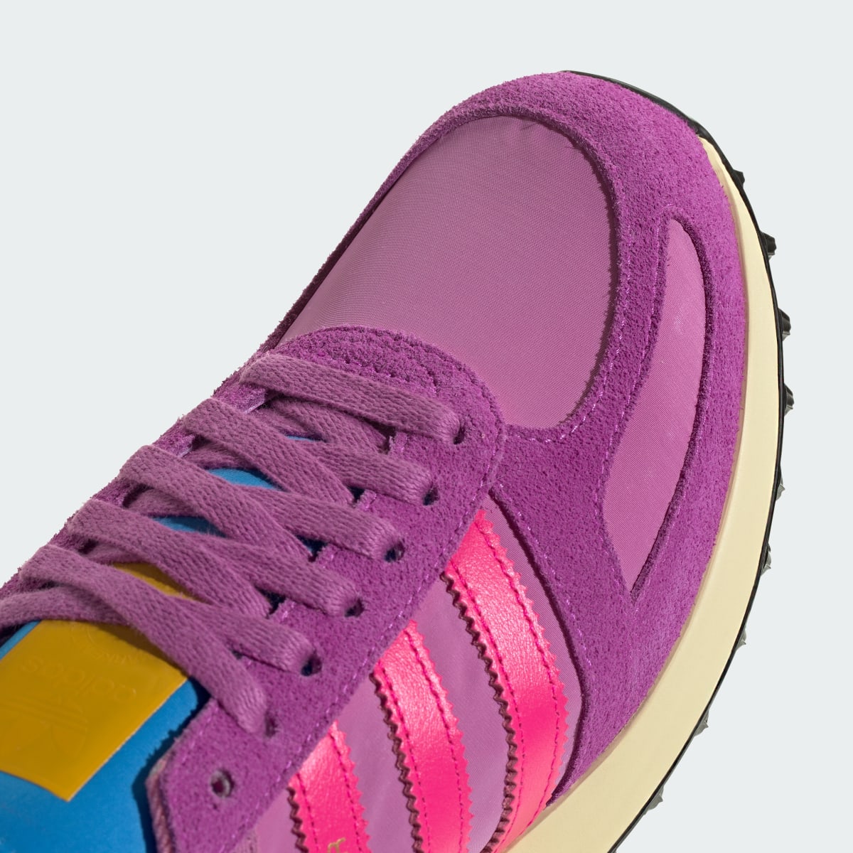 Overkicks - Adidas LA Trainer OG Sneaker Politics Festival (KJ0450) - detalle