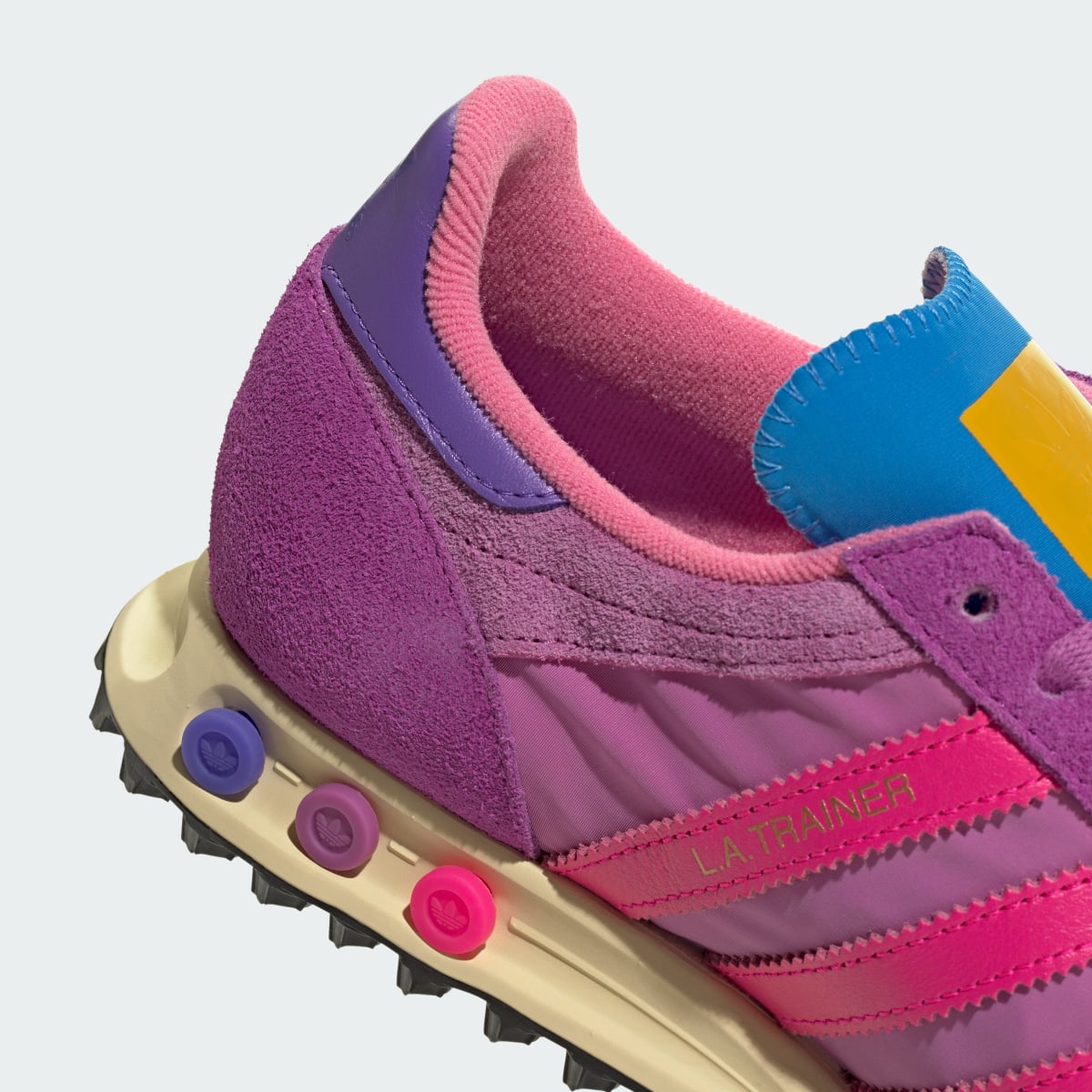 Overkicks - Adidas LA Trainer OG Sneaker Politics Festival (KJ0450) - detalle