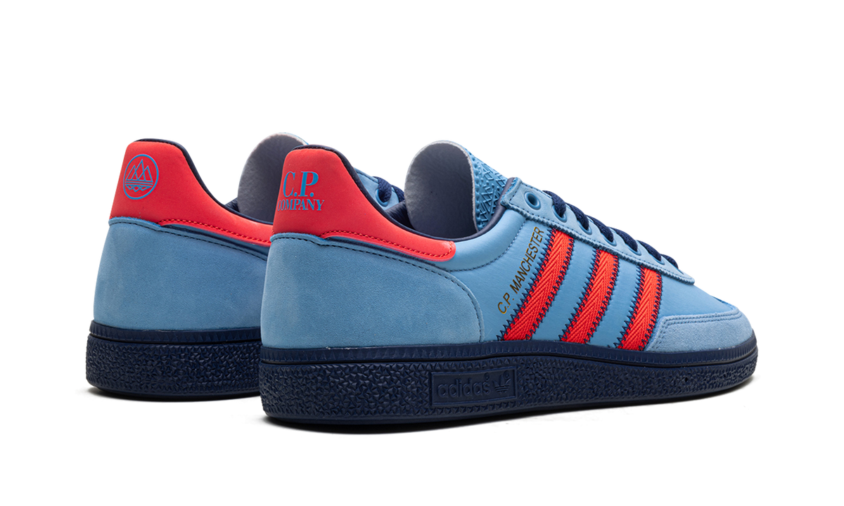 Overkicks - Adidas Manchester SPZL C.P. Company Light Blue (IH3312) - par completo