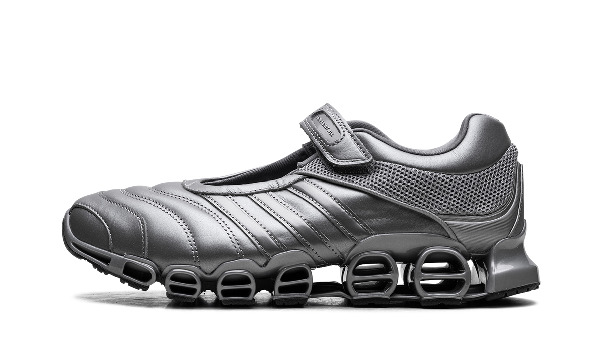 Overkicks - Adidas Megaride Mary-Jane Taqwa Bint Ali Iron Metallic (Womens) (IH8566) - vista lateral