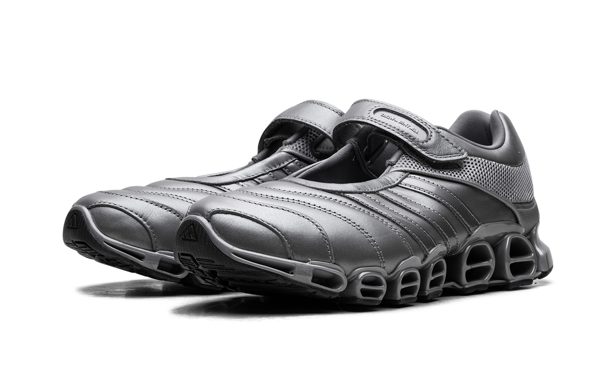 Overkicks - Adidas Megaride Mary-Jane Taqwa Bint Ali Iron Metallic (Womens) (IH8566) - vista trasera