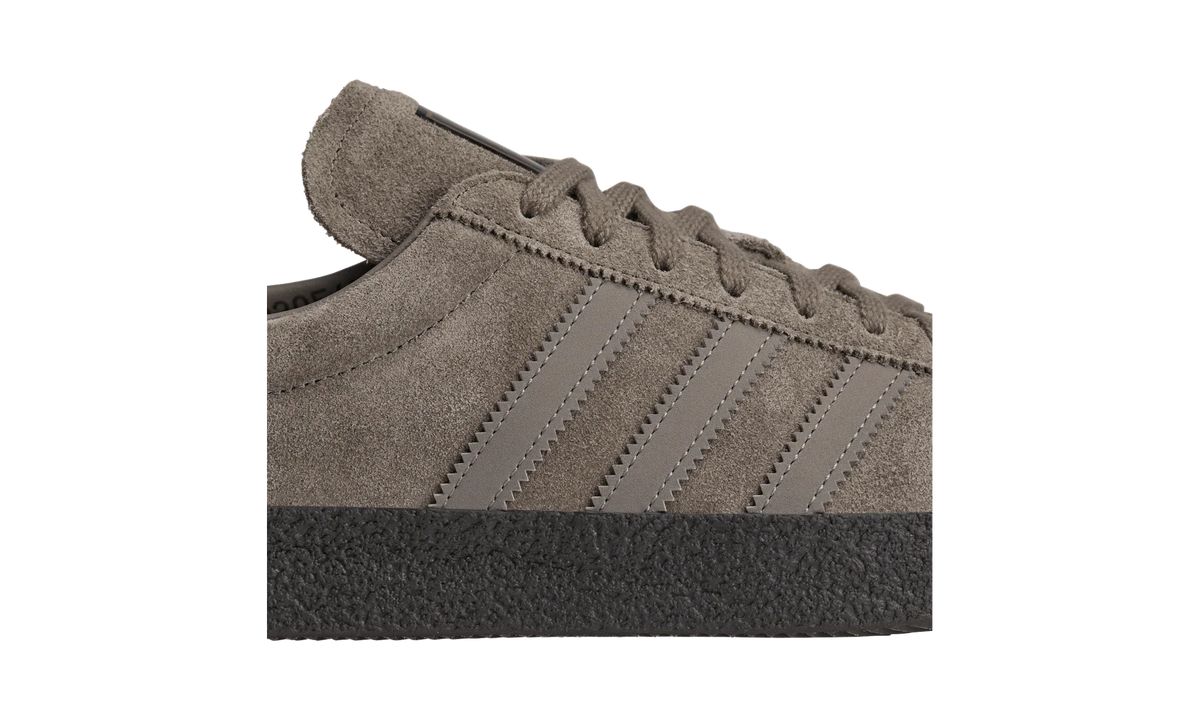 Overkicks - Adidas Mendacino II SPZL Blanch Brown (KK3671) - detalle lateral interior