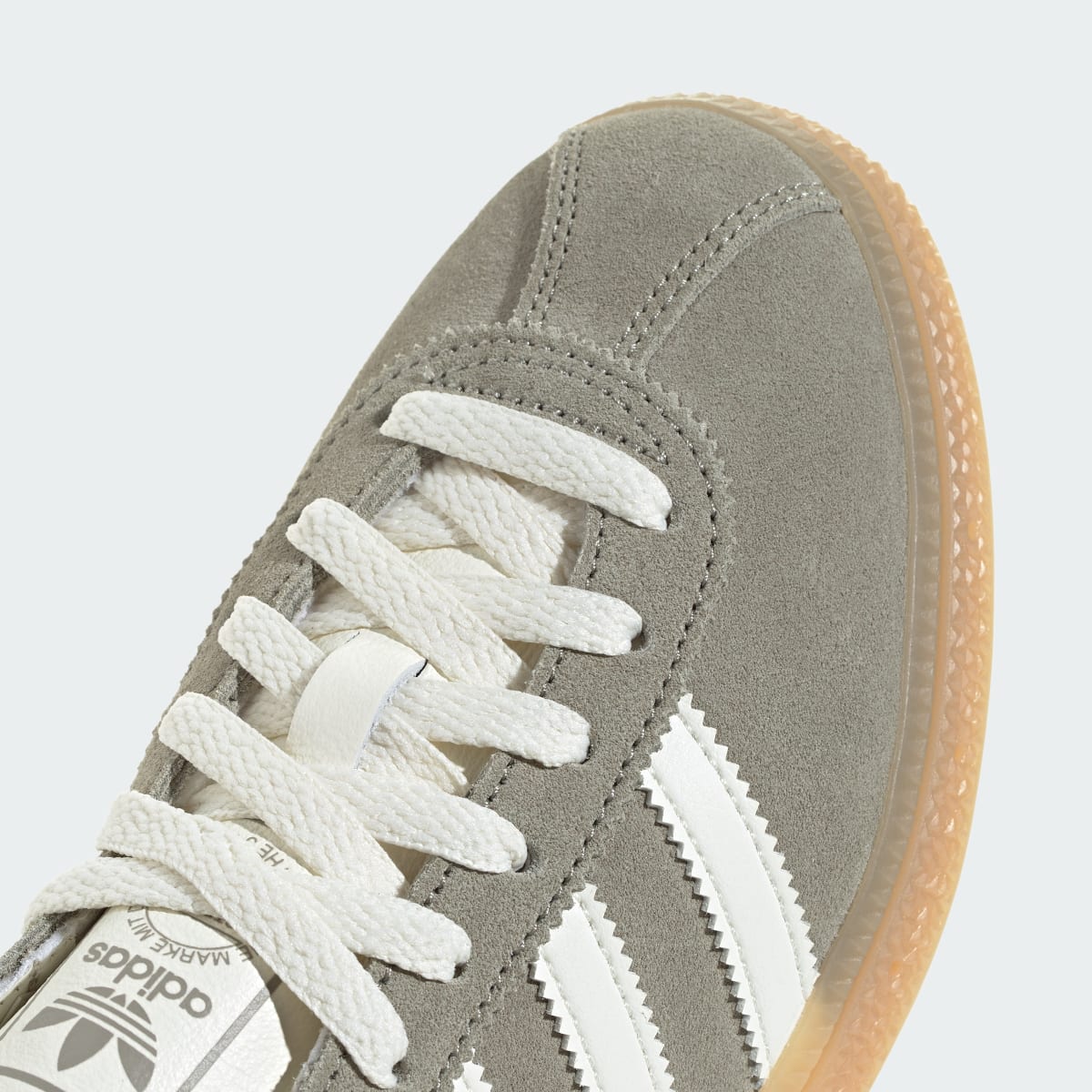 Overkicks - Adidas Muenchen Silver Pebble Off White Gum (Womens) (JS3990) - detalle