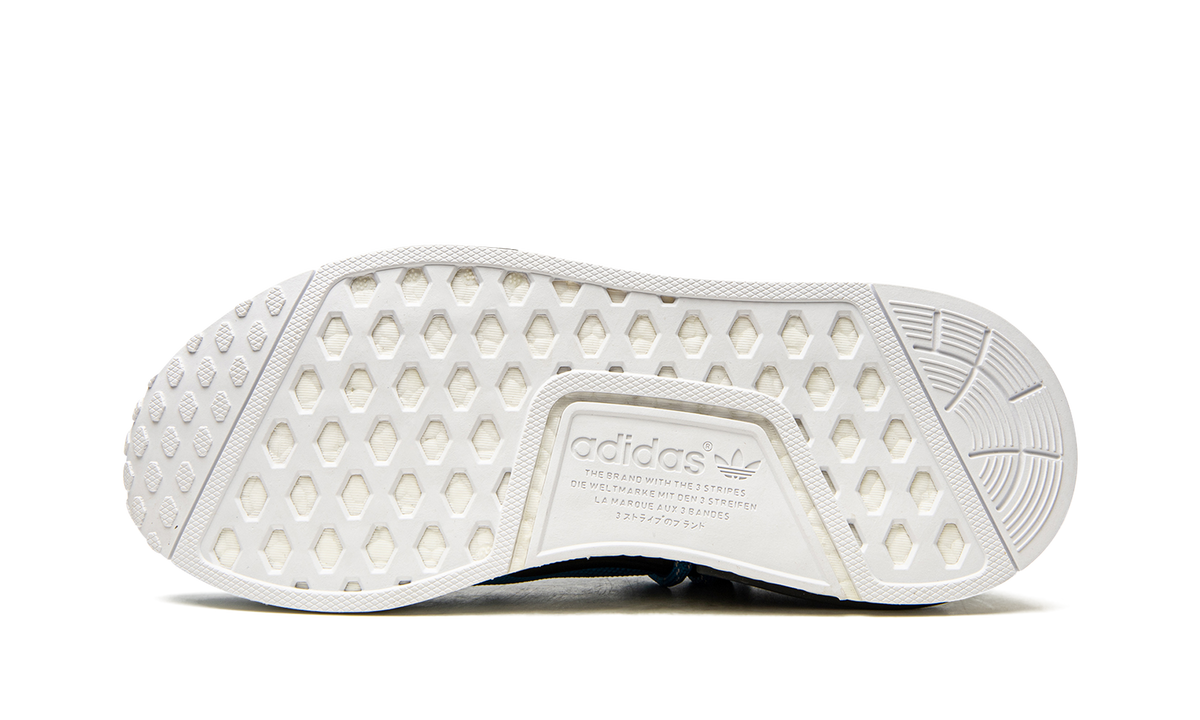 Overkicks - Adidas NMD HU Pharrell Human Being Sharp Blue (BB0618) - detalle talon