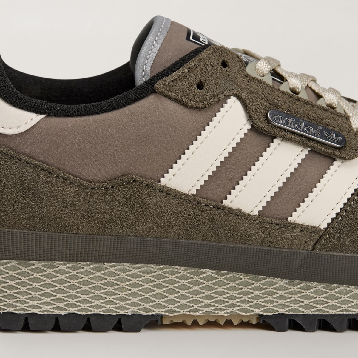 Overkicks - Adidas New York Outdoor SPZL Branch Alumina (JR1564) - detalle lateral interior