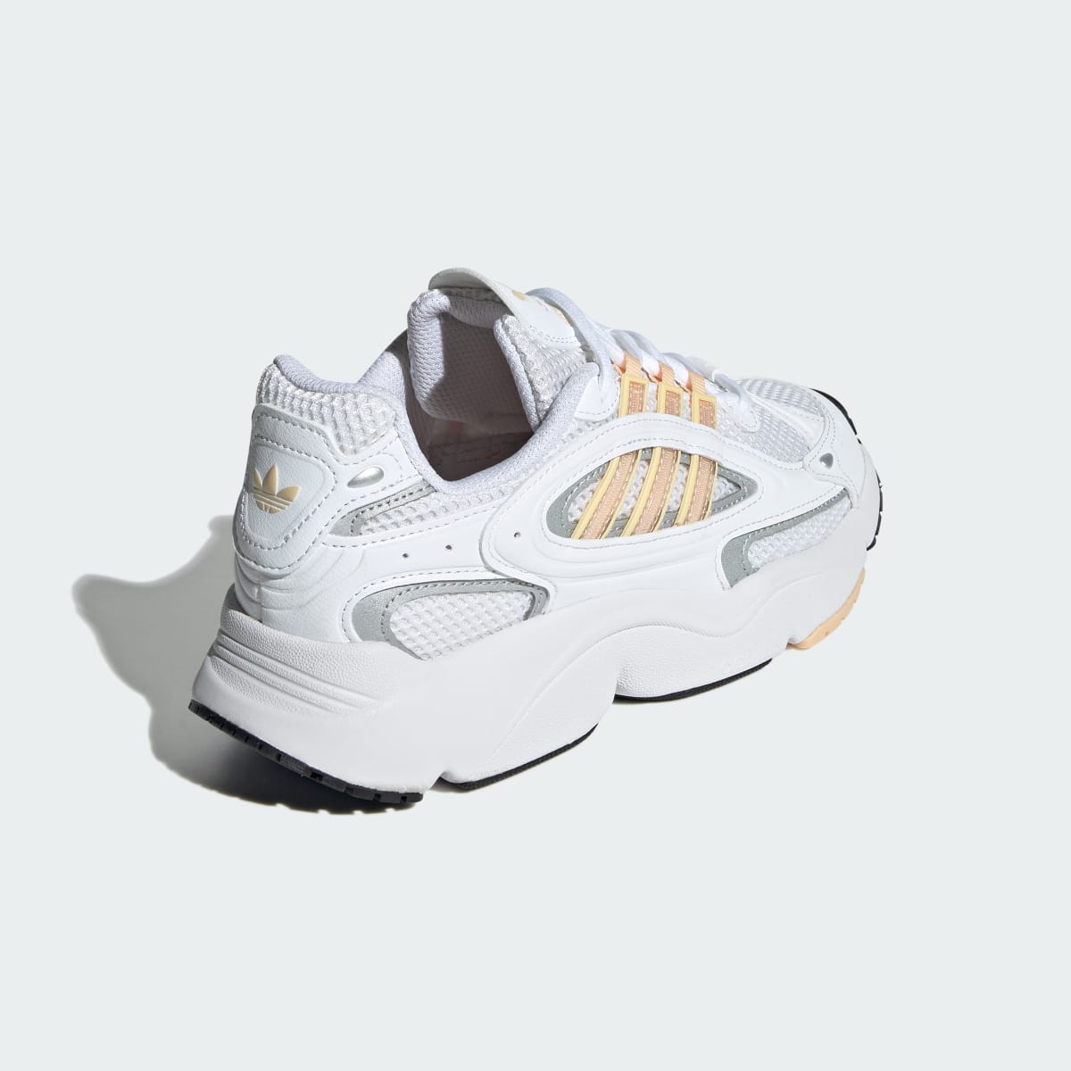 Overkicks - Adidas Ozmillen Cloud White Glow Orange Crystal Sand (Womens) (ID0572) - vista superior