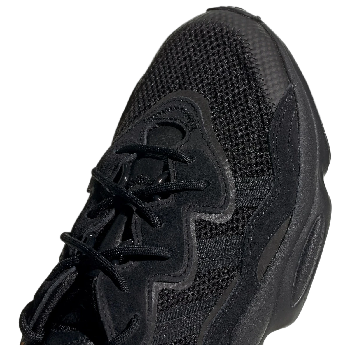 Overkicks - Adidas Ozweego Core Black (EE6999) - detalle