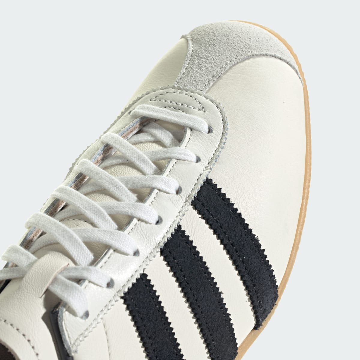 Overkicks - Adidas Paris White Black Gum (KJ1015) - detalle