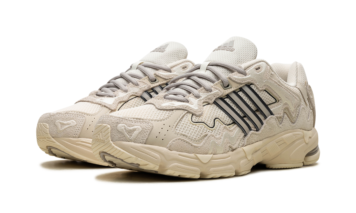 Overkicks - Adidas Response CL Bad Bunny Wonder White (IF7179) - vista trasera