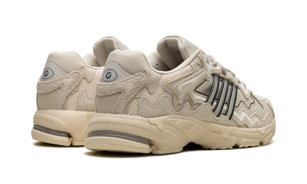 Overkicks - Adidas Response CL Bad Bunny Wonder White (IF7179) - par completo