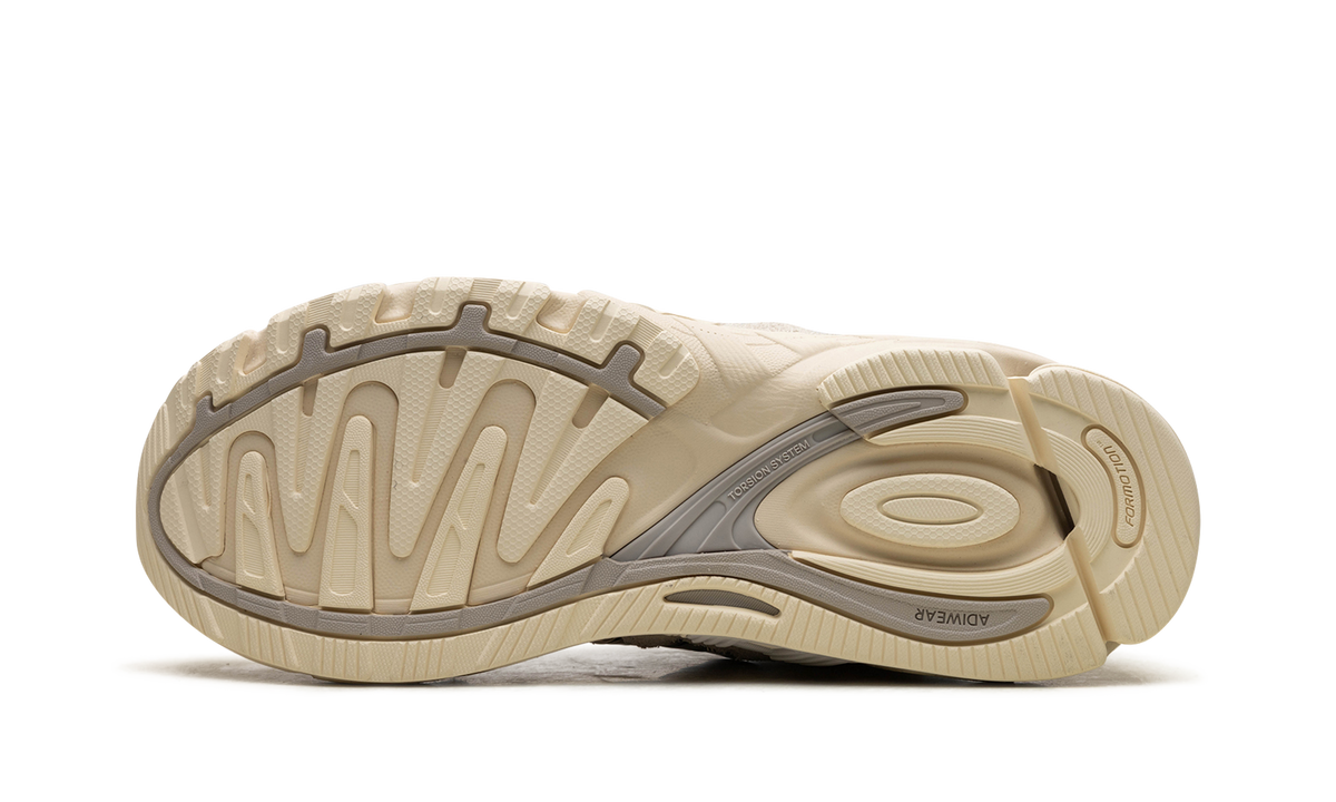 Overkicks - Adidas Response CL Bad Bunny Wonder White (IF7179) - vista superior