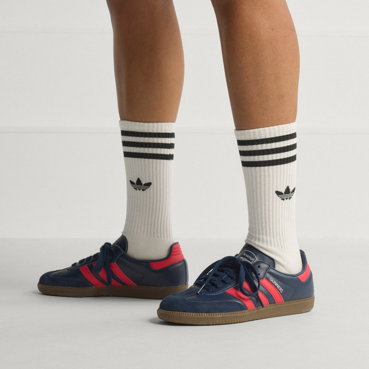Overkicks - Adidas Samba Arsenal (JQ4037) - vista trasera