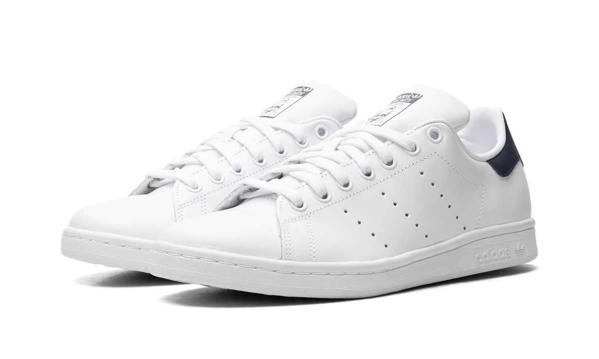 Overkicks - Adidas Stan Smith Core White New Navy (M20325) - vista trasera