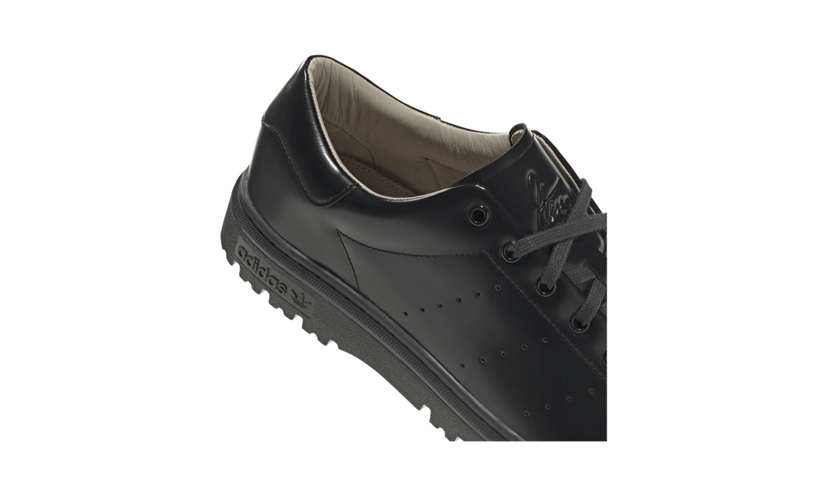 Overkicks - Adidas Stan Smith Freizeit Triple Black (JQ5838) - detalle lateral interior