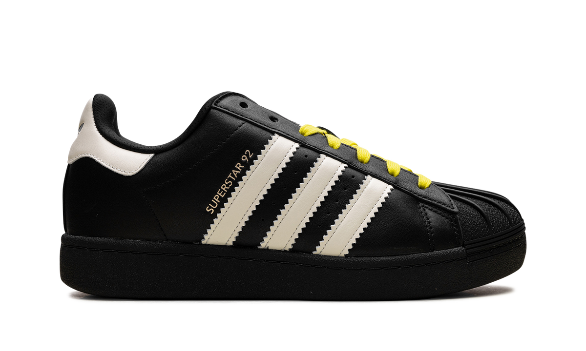 Overkicks - Adidas Superstar 92 by Pharrell Black White (JI4267) - detalle talón