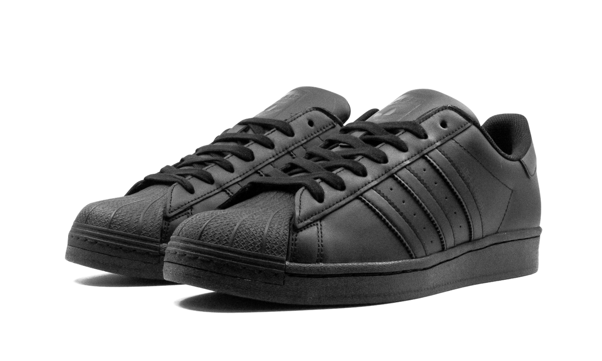 Overkicks - Adidas Superstar All Black (EG4957) - vista trasera