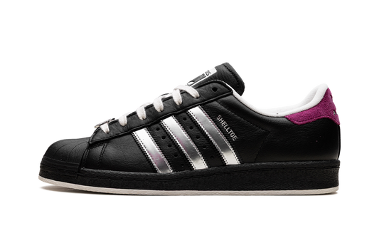 Overkicks - Adidas Superstar Shelltoe Teenage Mutant Ninja Turtles Shredder (IH7767) - vista lateral
