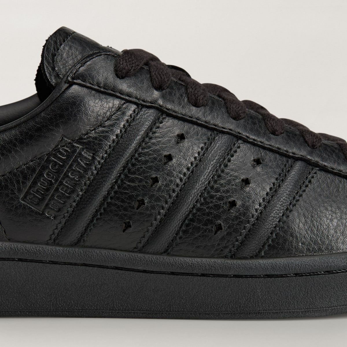 Overkicks - Adidas Superstar Vintage Thug Club Black (KI0824) - detalle lateral interior