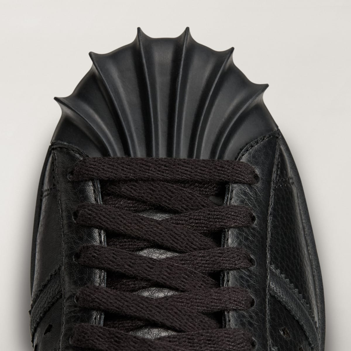 Overkicks - Adidas Superstar Vintage Thug Club Black (KI0824) - detalle