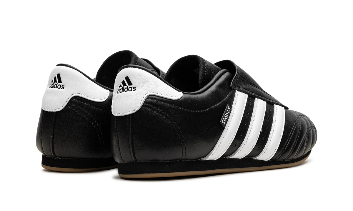 Overkicks - Adidas Taekwondo Black White (JQ4775) - par completo