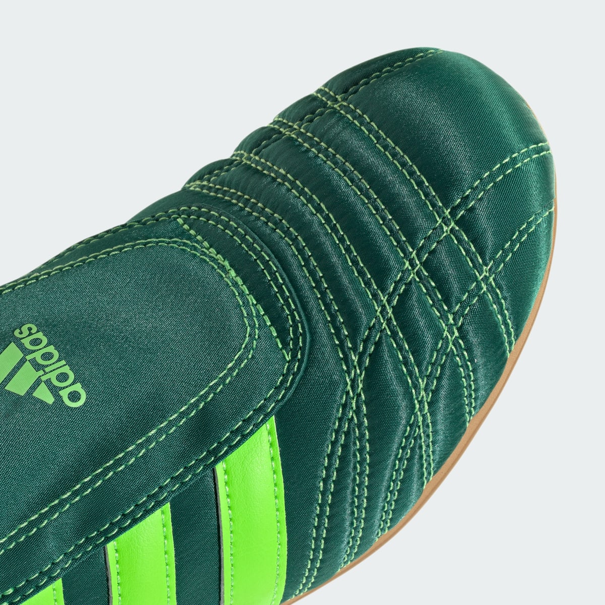Overkicks - Adidas Taekwondo Collegiate Green Solar Green Gum (Womens) (JQ8210) - detalle