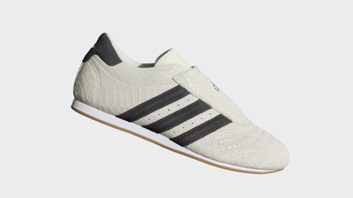 Overkicks - Adidas Taekwondo Cream White Utility Black (IH4447) - par completo
