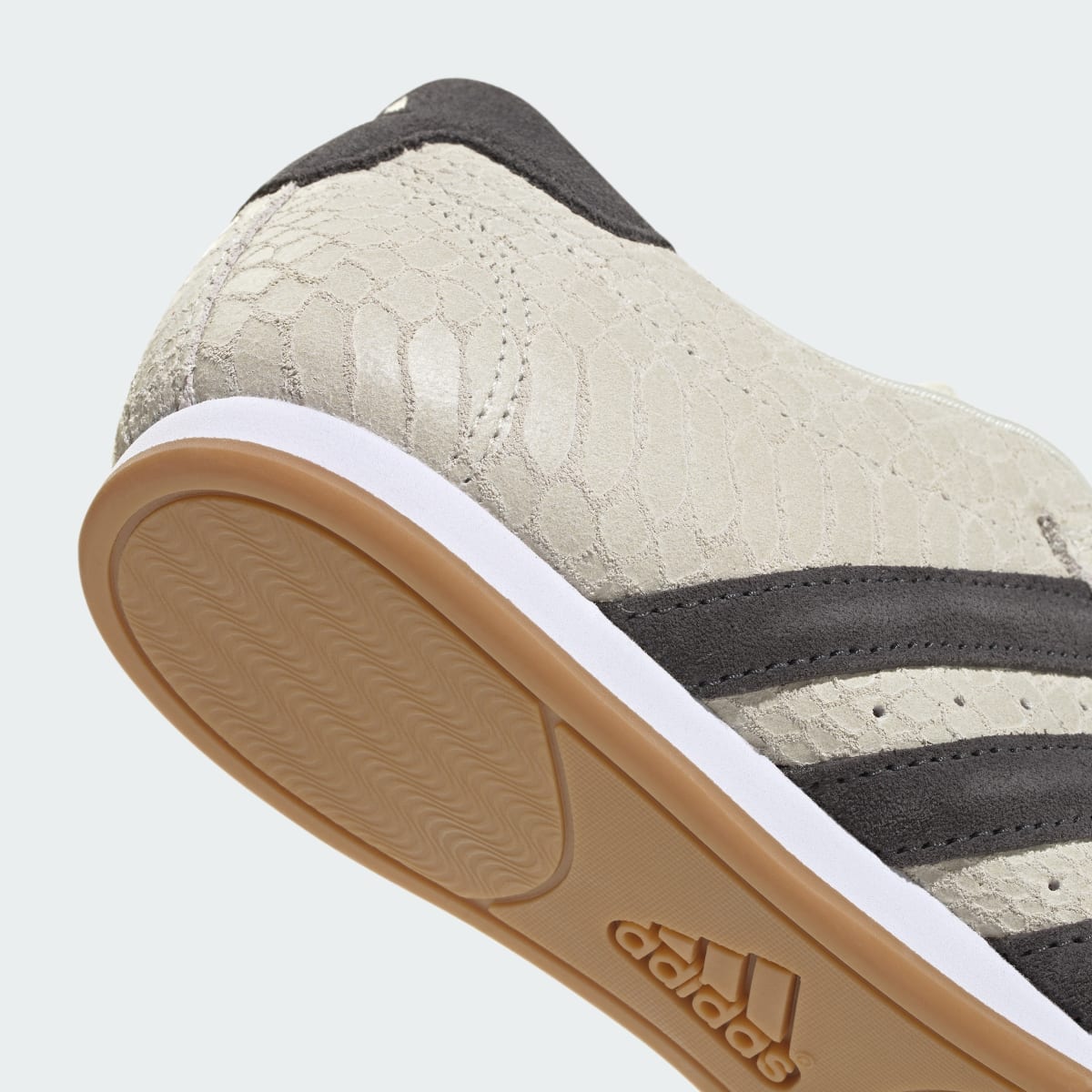 Overkicks - Adidas Taekwondo Cream White Utility Black (IH4447) - detalle