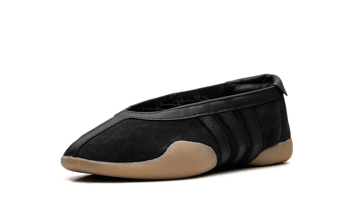 Overkicks - Adidas Taekwondo Mei Ballet Black Gum (JQ0669) - detalle suela