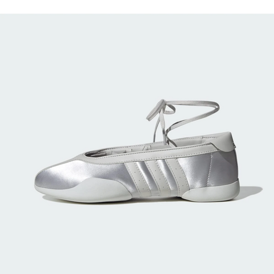 Overkicks - Adidas Taekwondo Mei Ballet Silver Metallic Grey (KJ8370) - vista lateral