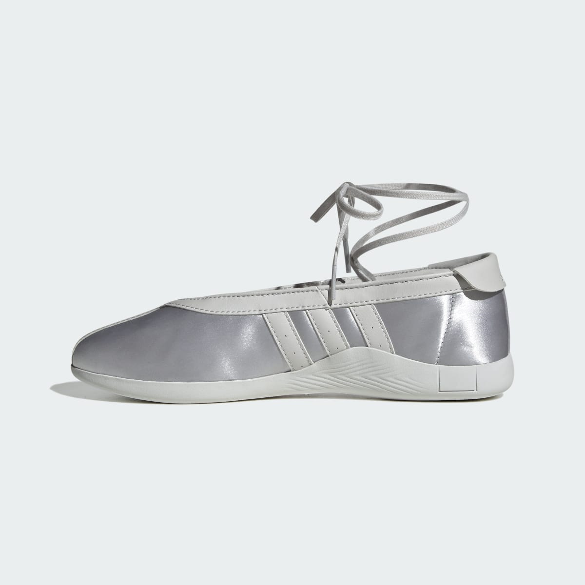 Overkicks - Adidas Taekwondo Mei Ballet Silver Metallic Grey (KJ8370) - detalle talon